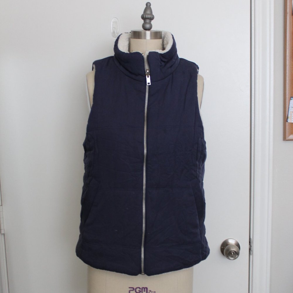 SKIES ARE BLUE REVERSIBLE NAVY/WHITE PUFFER VEST SIZE X-SMALL